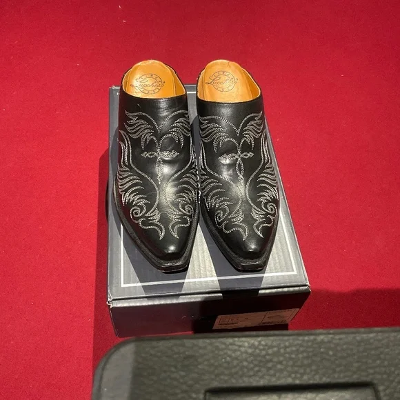 Lucchese Black Embroidered Mule Size 9 Black - Picture 1 of 3